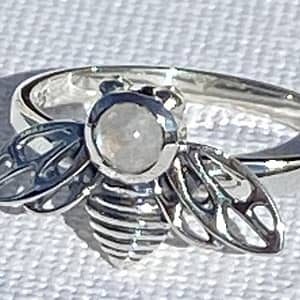Bee-utiful sterling silver ring with moonstone 1