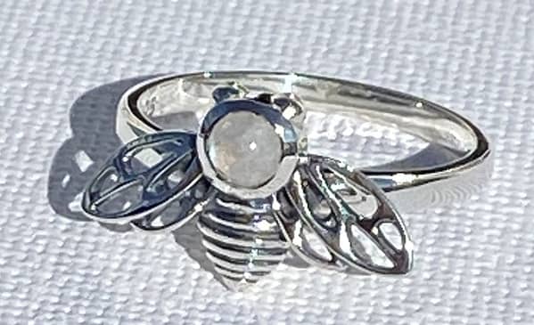 Bee-utiful sterling silver ring with moonstone 1