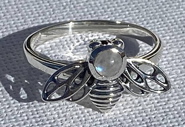 Bee-utiful sterling silver ring with moonstone 2